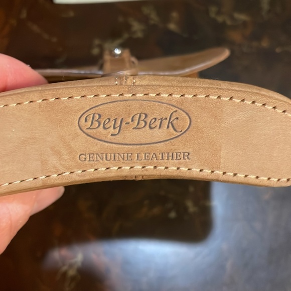 Bey Berk 5 oz. Stainless Steel Flask With Leather Case - Picture 9 of 15